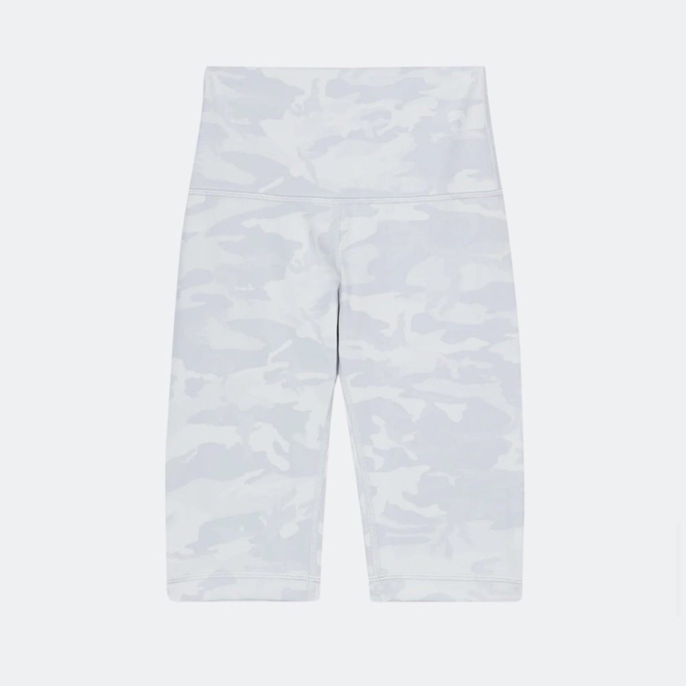 EUC lululemon Wunder Under High-Rise Camo 10” Shorts. Size 0